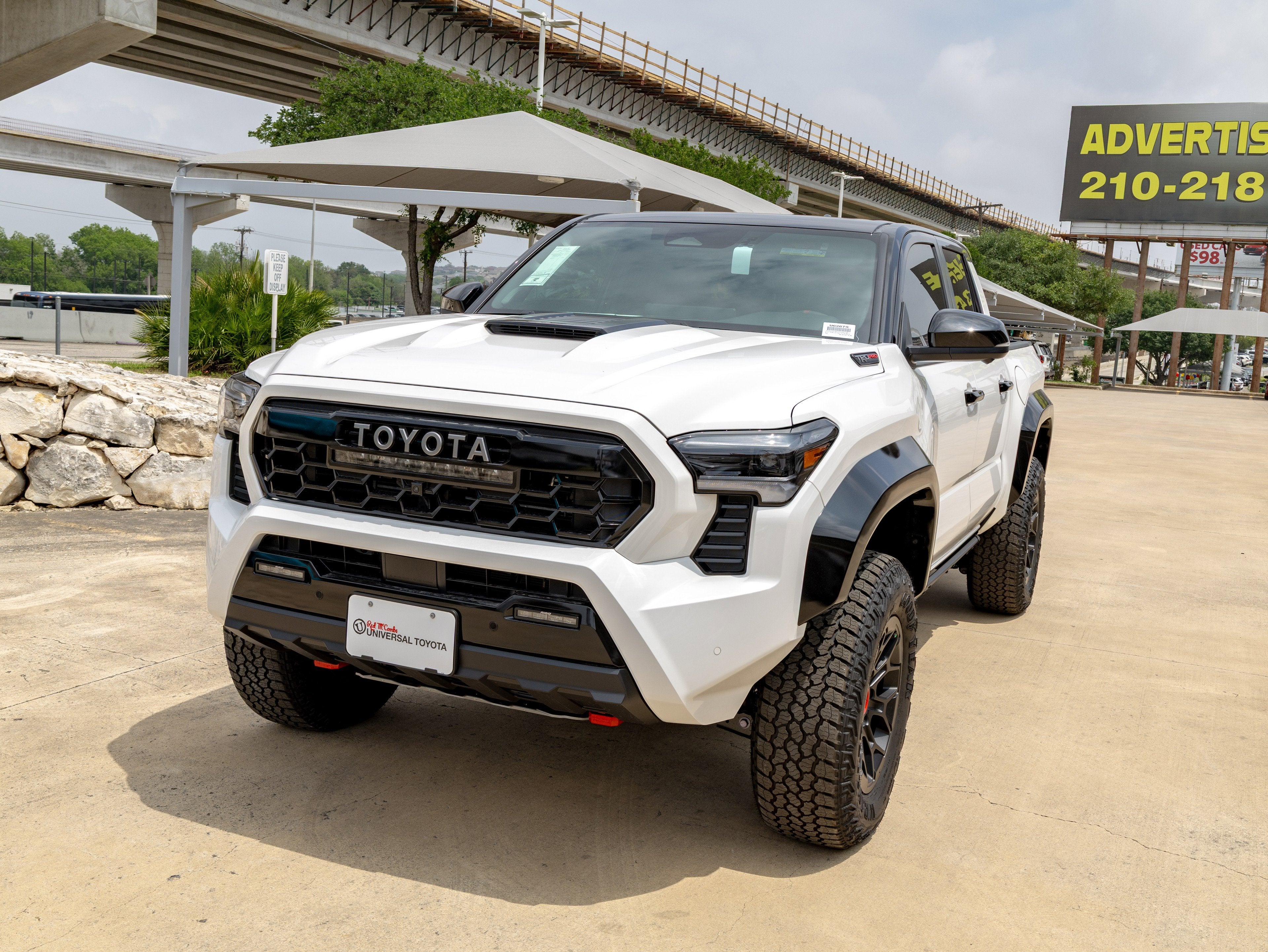 2026 Toyota Tacoma i-FORCE MAX Tacoma TRD Pro