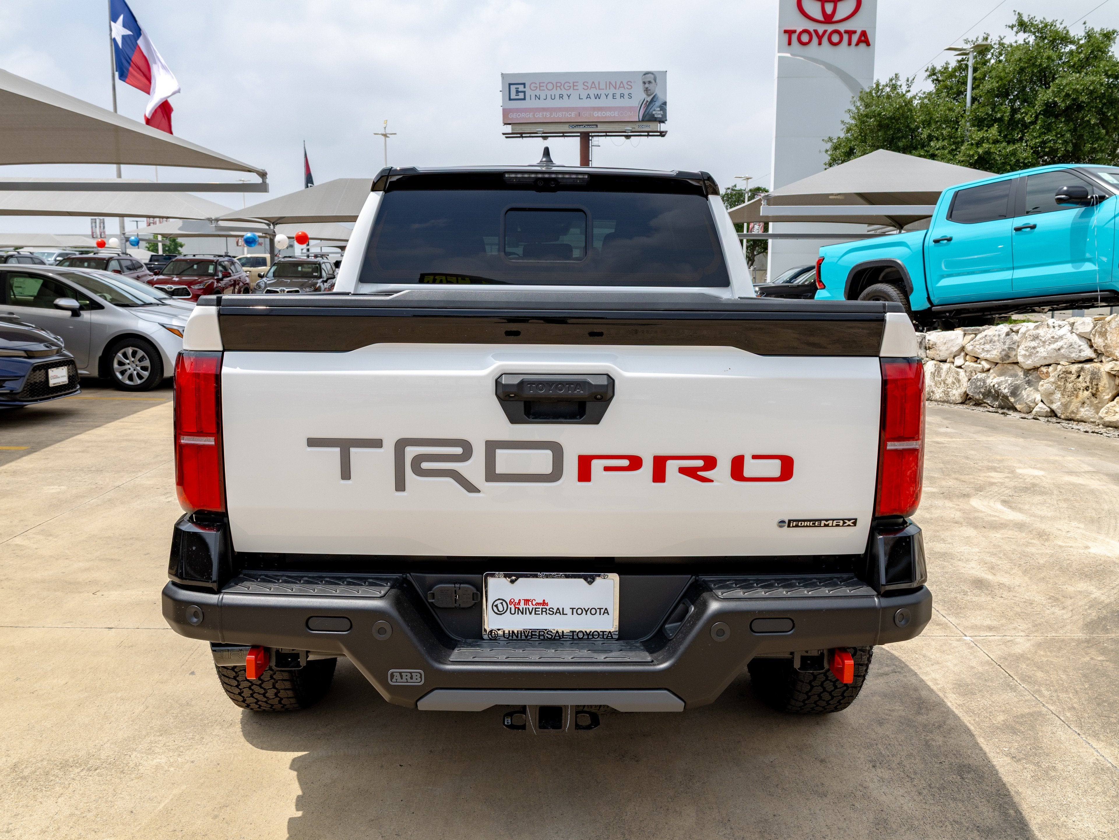 2026 Toyota Tacoma i-FORCE MAX Tacoma TRD Pro