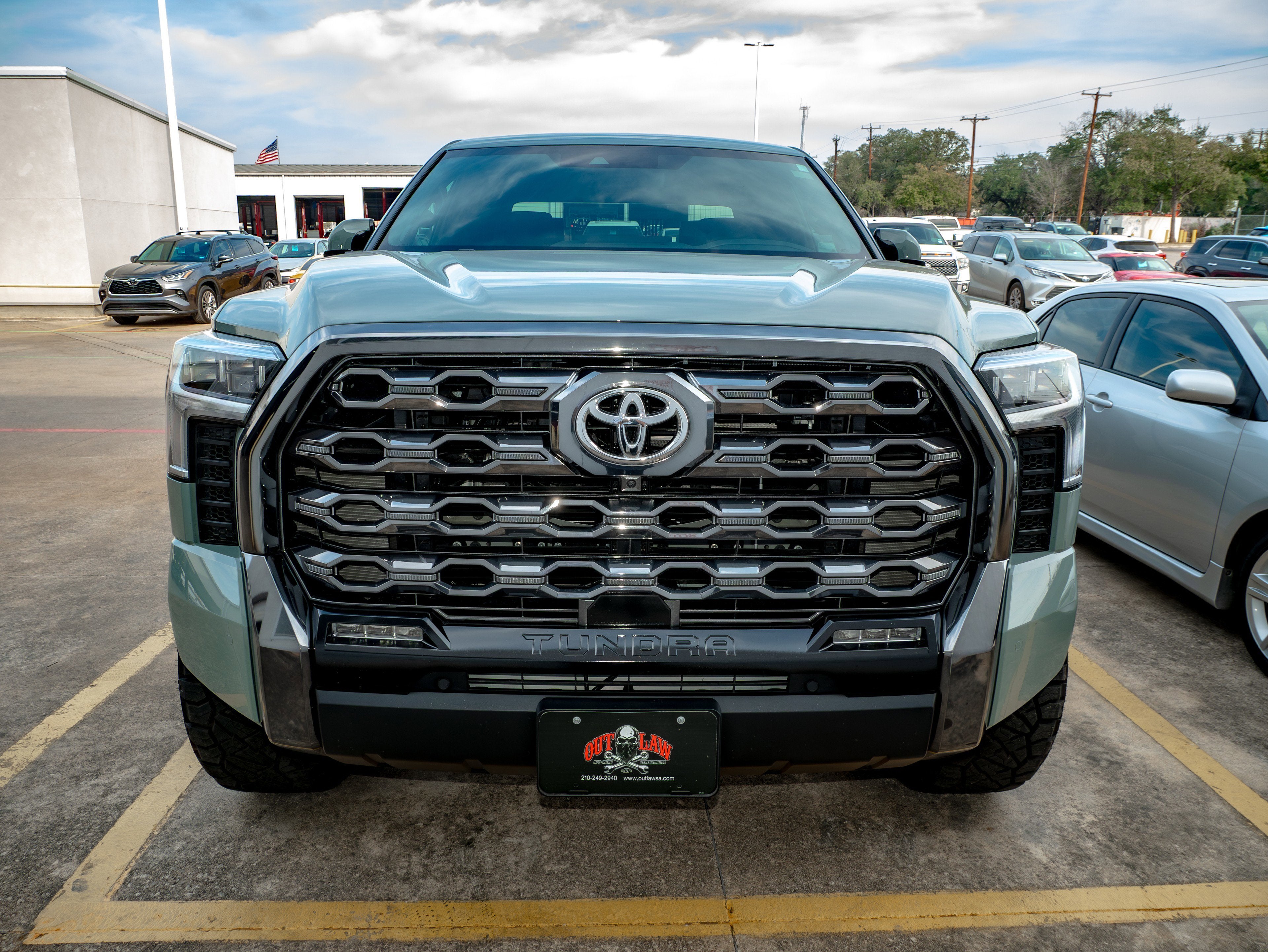 2026 Toyota Tundra i-FORCE MAX Tundra Platinum