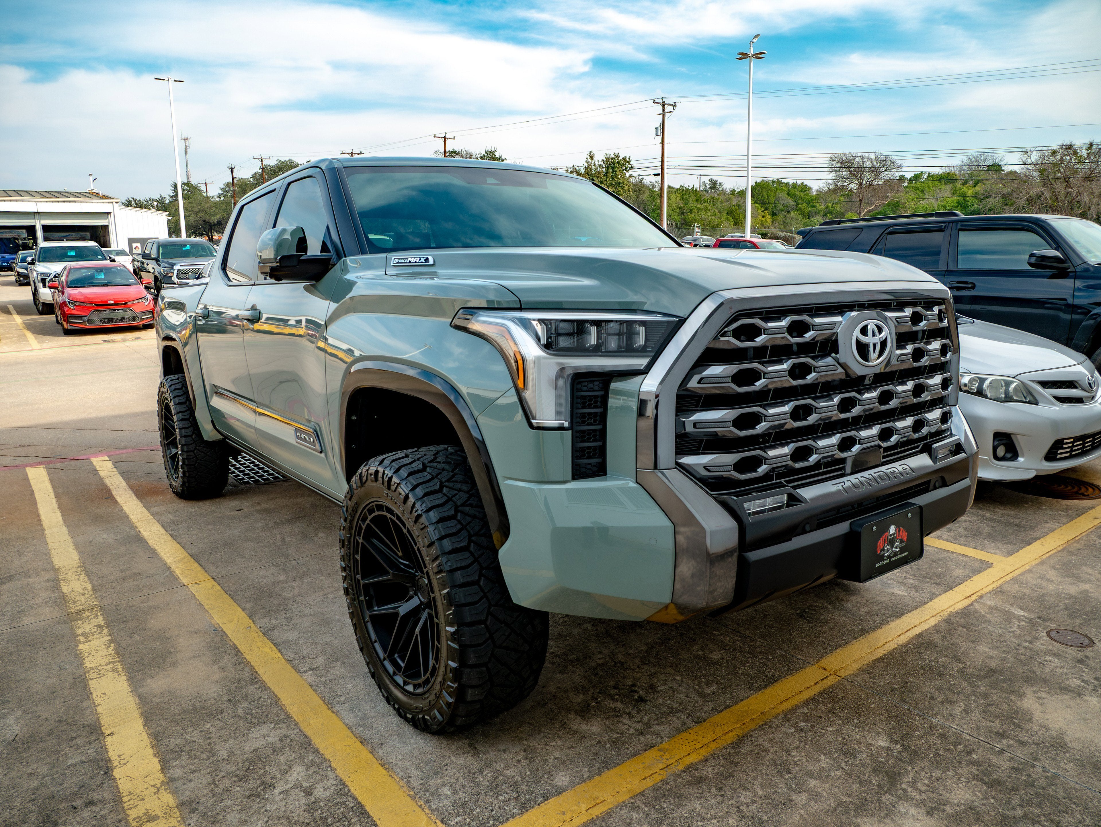 2026 Toyota Tundra i-FORCE MAX Tundra Platinum