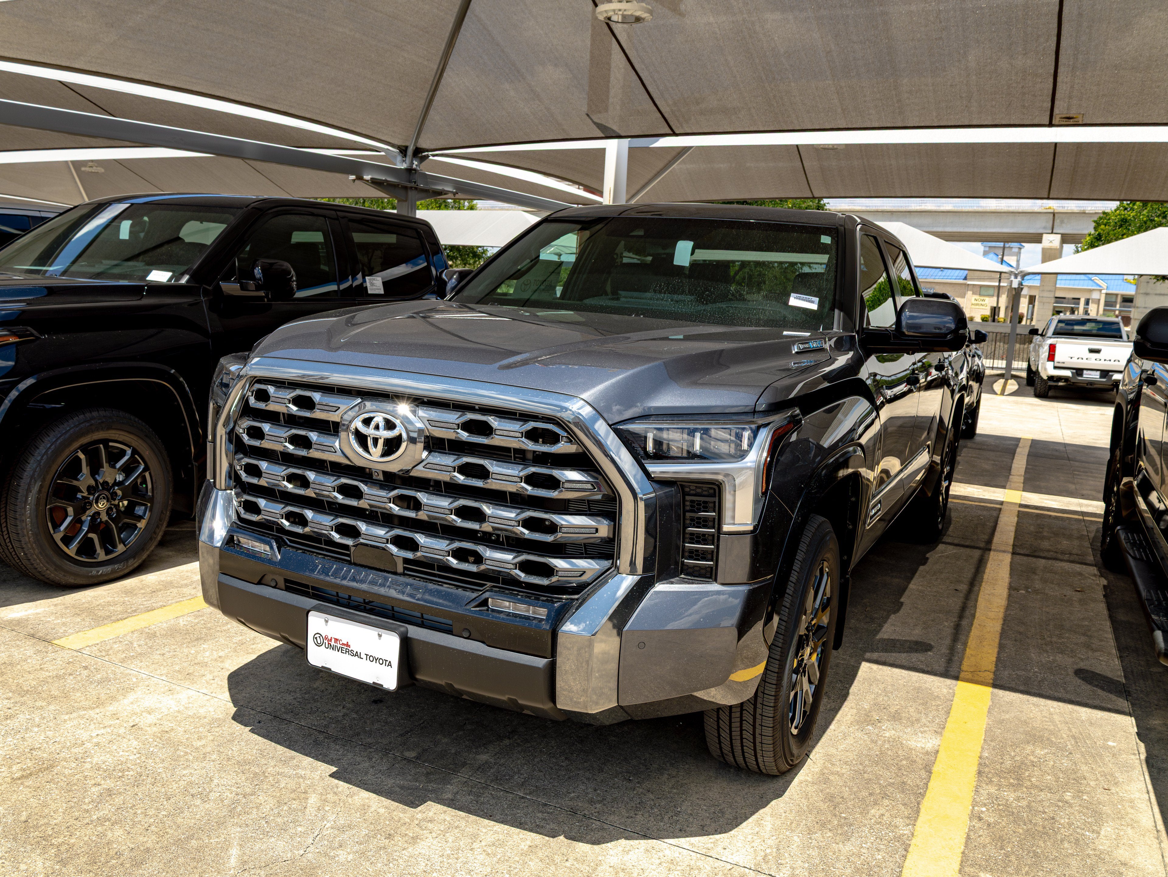 2026 Toyota Tundra i-FORCE MAX Tundra Platinum