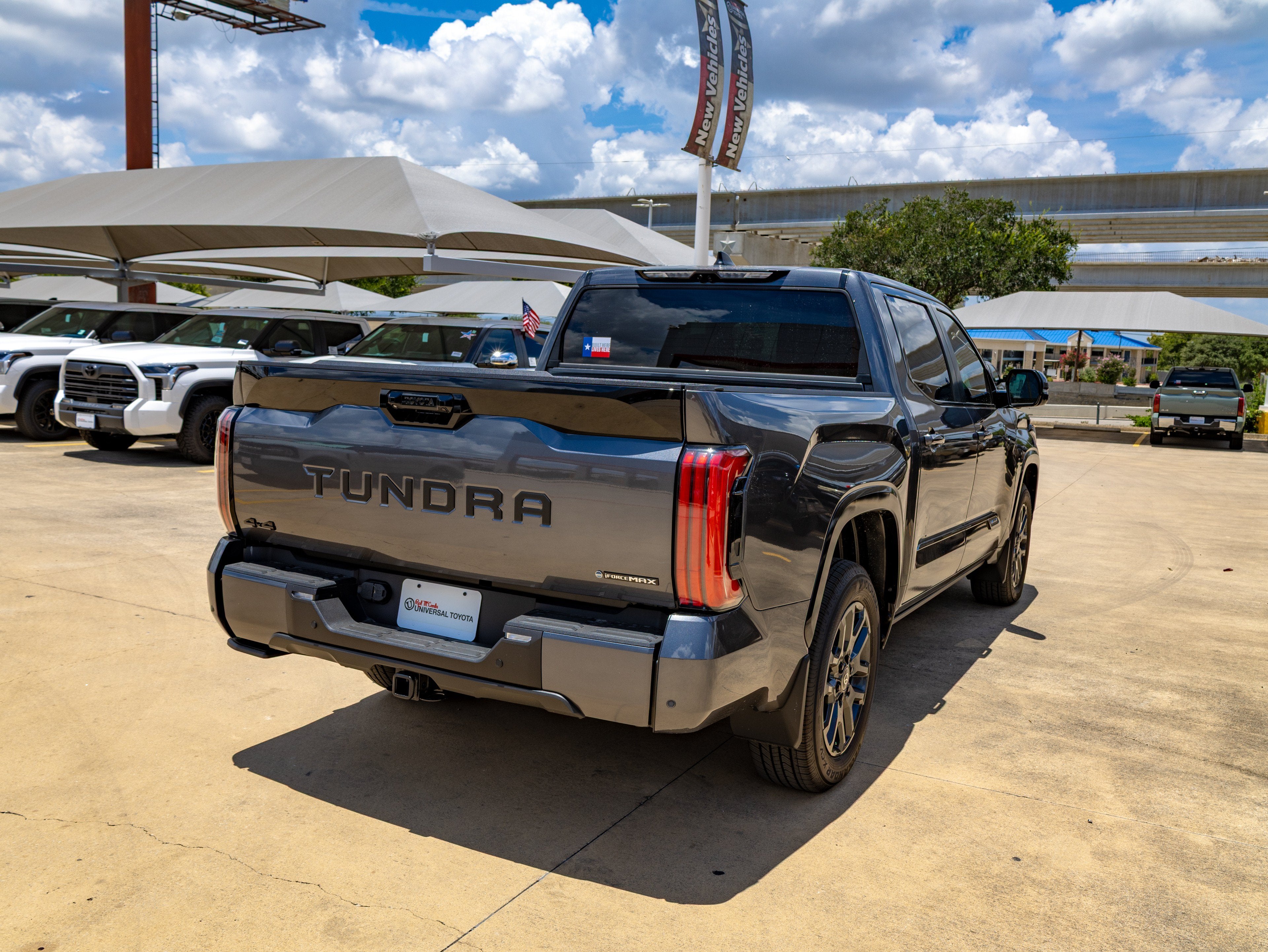 2026 Toyota Tundra i-FORCE MAX Tundra Platinum