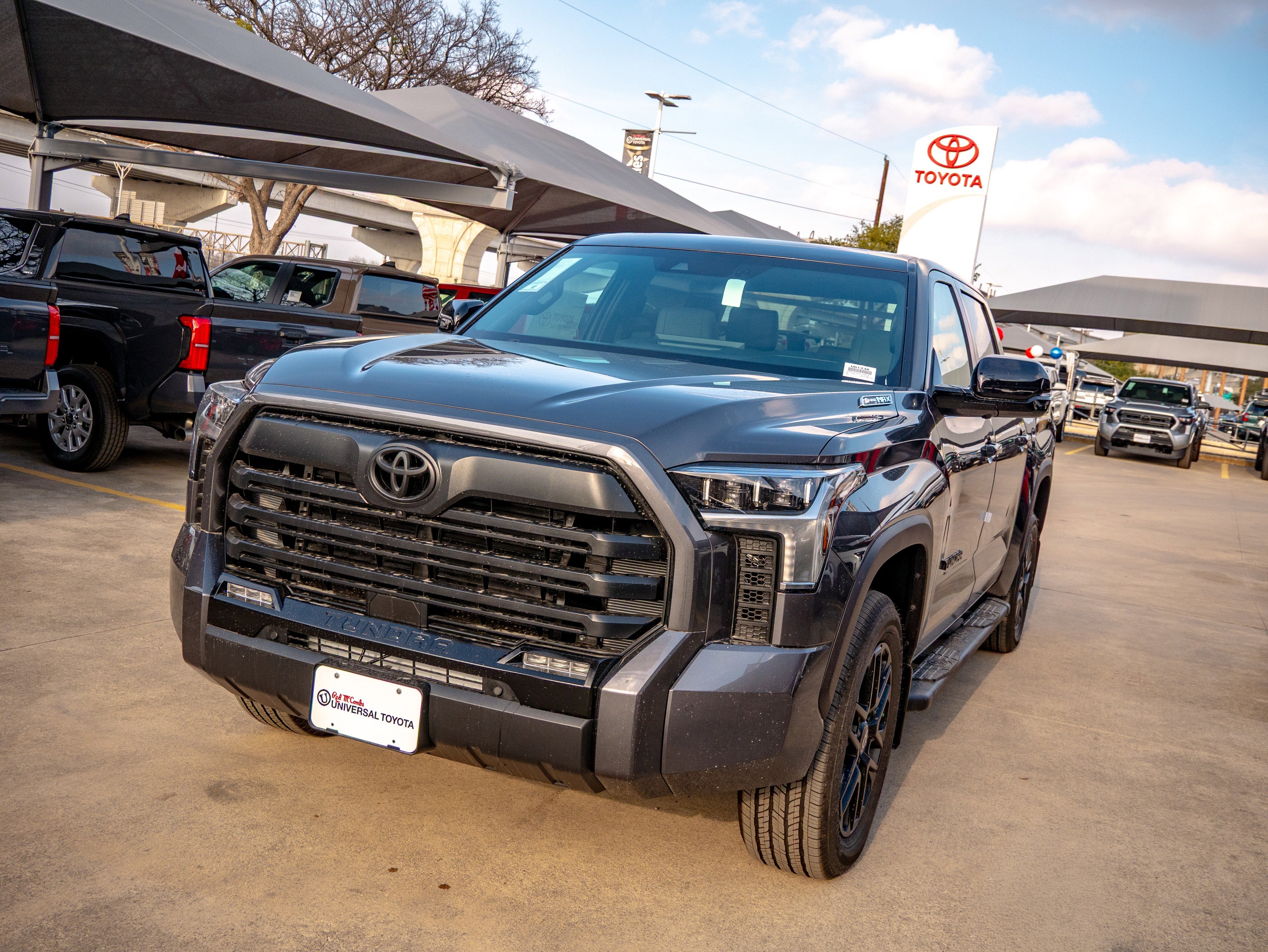 2026 Toyota Tundra i-FORCE MAX Tundra Limited