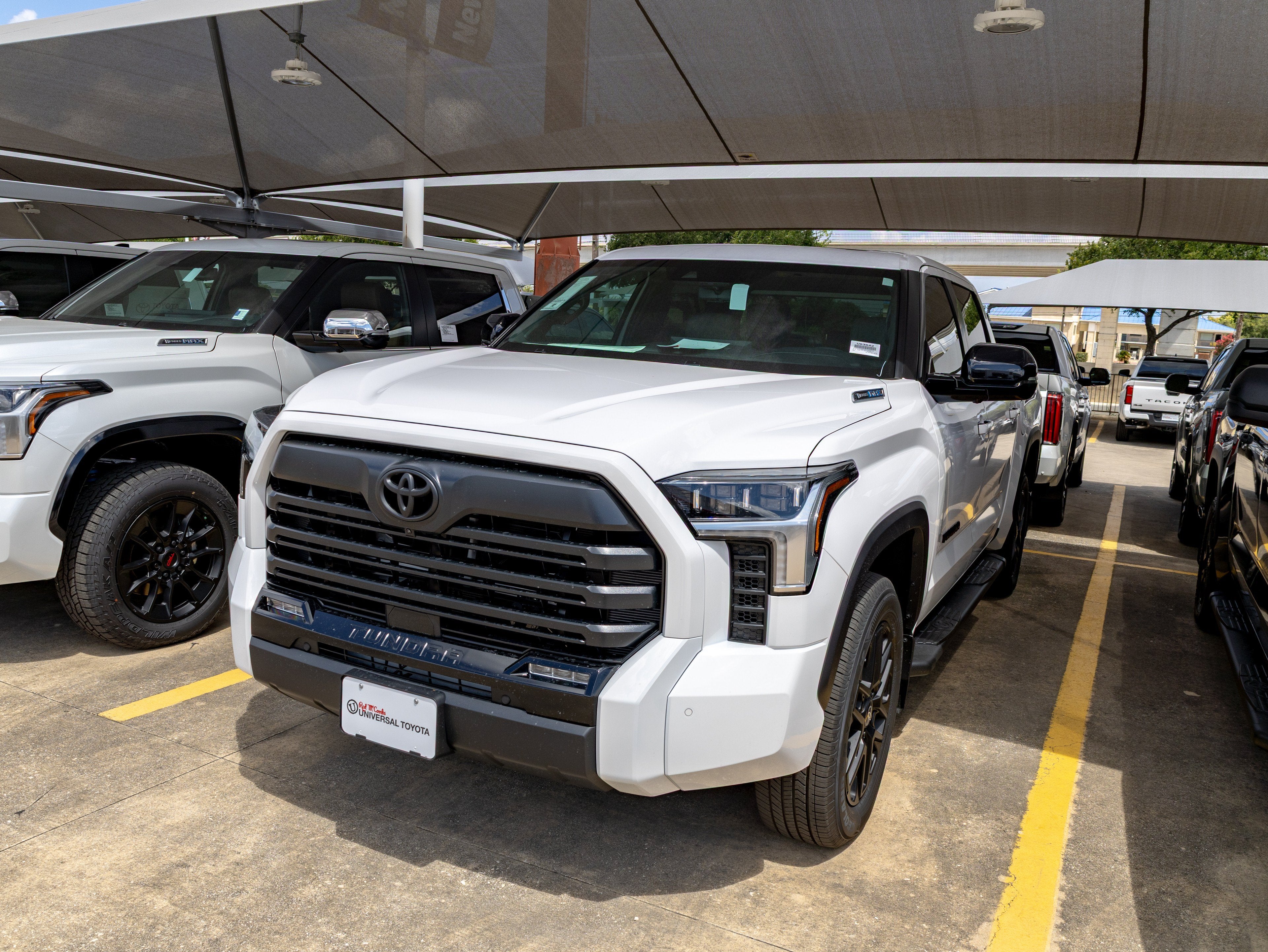 2026 Toyota Tundra i-FORCE MAX Tundra Limited