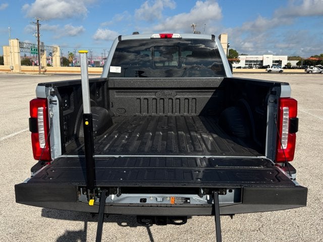 2027 Ford Super Duty F-250 SRW F-250® Lariat®