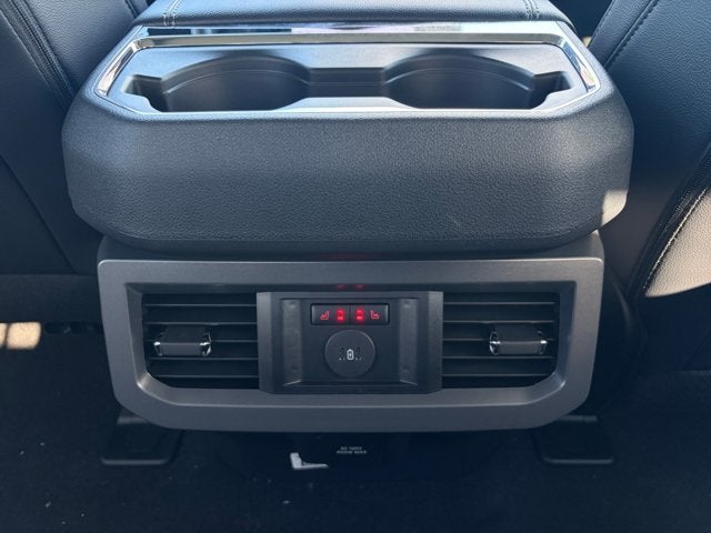 2027 Ford Super Duty F-250 SRW F-250® Lariat®