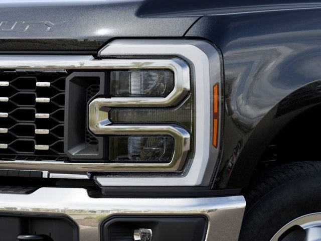 2027 Ford Super Duty F-350 DRW Lariat®