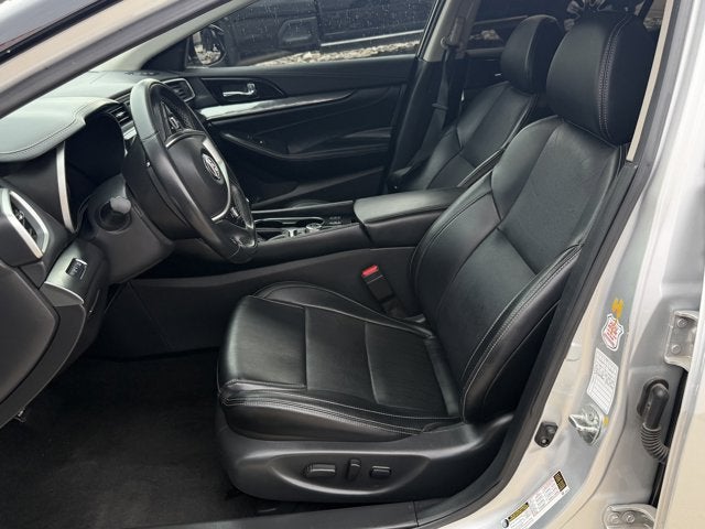 2023 Nissan Maxima SV