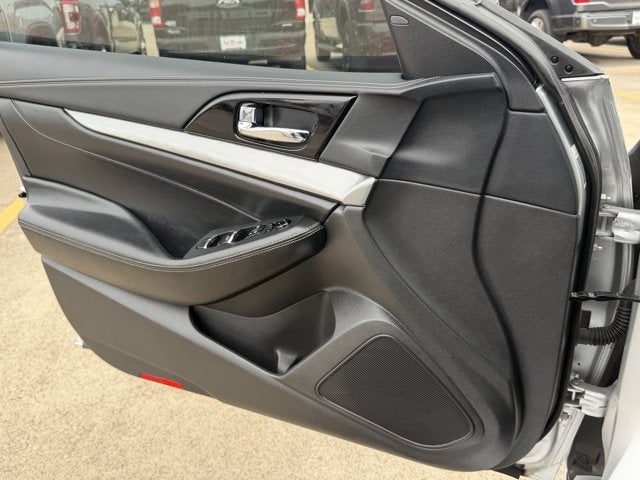 2023 Nissan Maxima SV