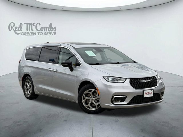 2024 Chrysler Pacifica Limited's photo
