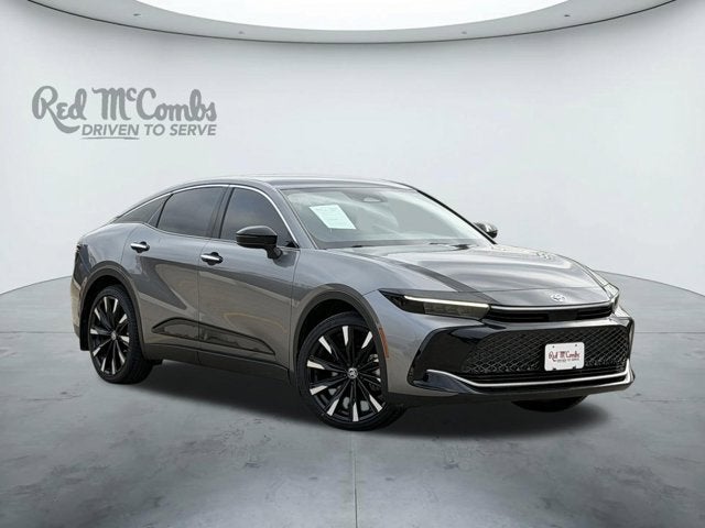 2024 Toyota Crown Platinum AWD's photo