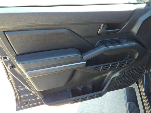 2025 Toyota Tacoma 4WD SR5