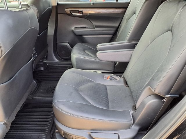 2021 Toyota Highlander Hybrid Platinum
