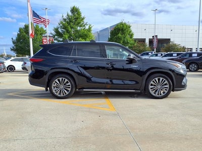 2021 Toyota Highlander Hybrid Platinum
