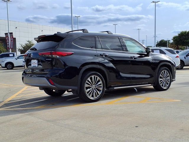 2021 Toyota Highlander Hybrid Platinum