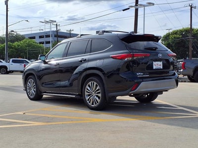 2021 Toyota Highlander Hybrid Platinum