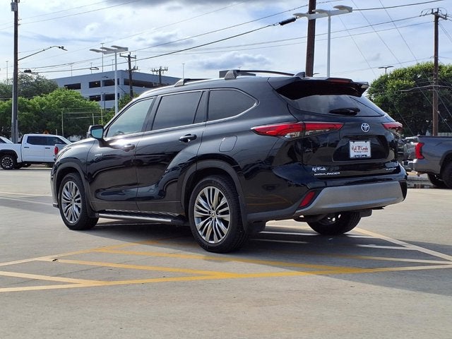 2021 Toyota Highlander Hybrid Platinum