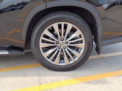 2021 Toyota Highlander Hybrid Platinum