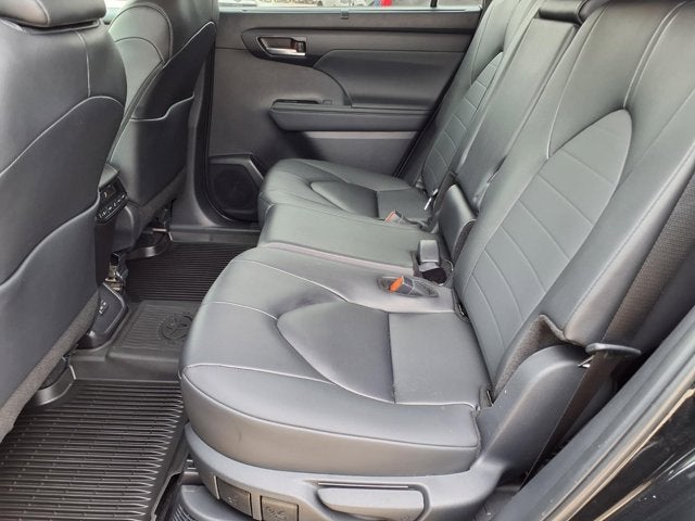 2025 Toyota Highlander Hybrid XLE