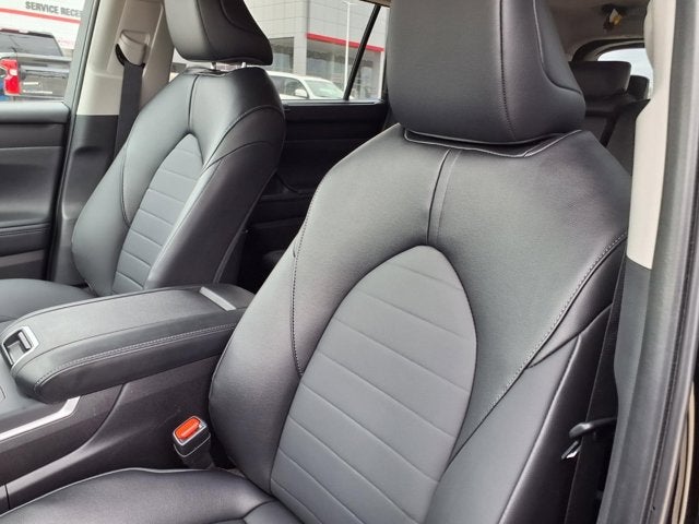 2025 Toyota Highlander Hybrid XLE