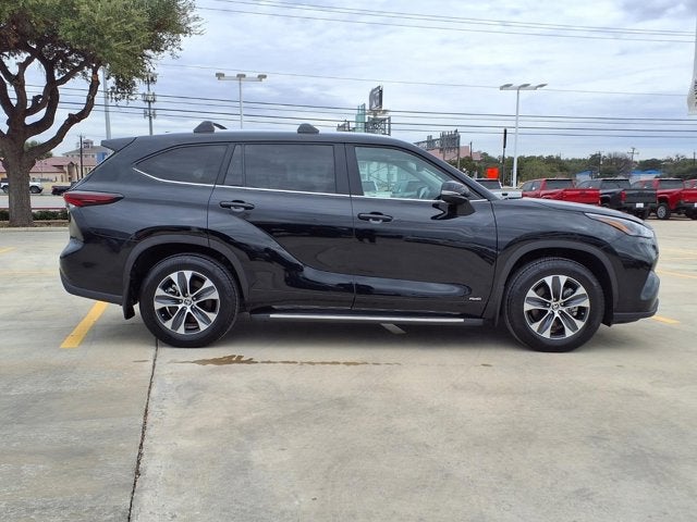 2025 Toyota Highlander Hybrid XLE