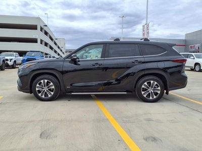2025 Toyota Highlander Hybrid XLE