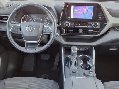2024 Toyota Highlander LE
