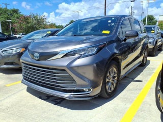 2021 Toyota Sienna XLE