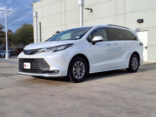 2023 Toyota Sienna XLE