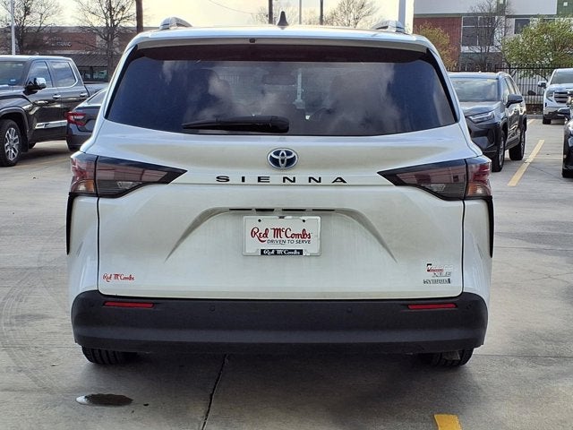 2023 Toyota Sienna XLE