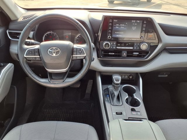 2022 Toyota Highlander LE