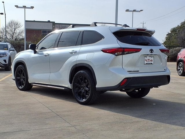 2022 Toyota Highlander LE