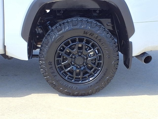 2025 Toyota Tundra 4WD SR5