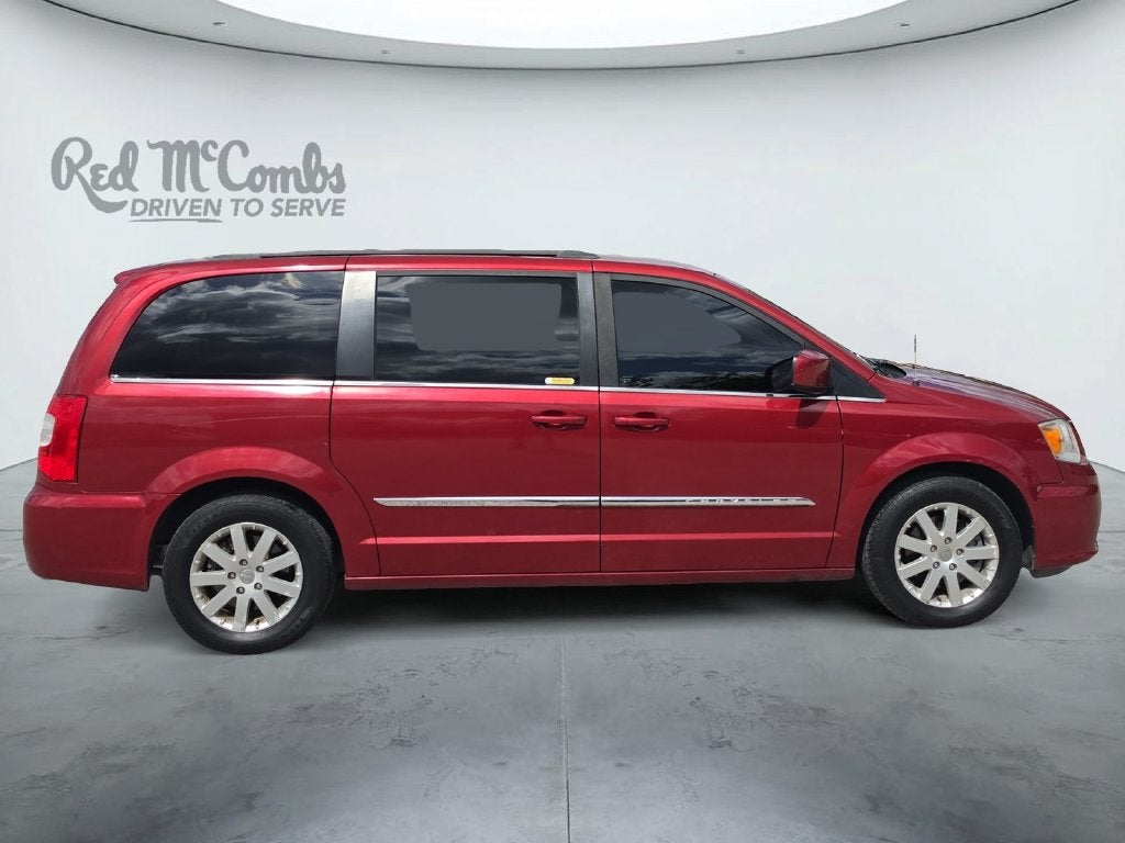 2016 Chrysler Town & Country Touring