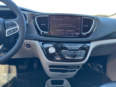 2022 Chrysler Pacifica Hybrid Touring L