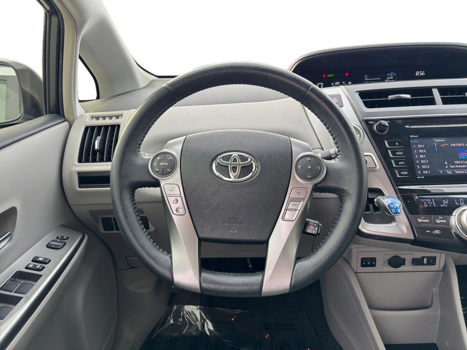 2017 Toyota Prius v Five