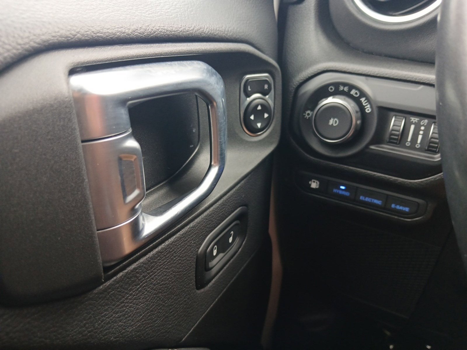 2022 Jeep Wrangler Unlimited Sahara 4xe W/ ANDROID AUTO & APPLE CARPLAY