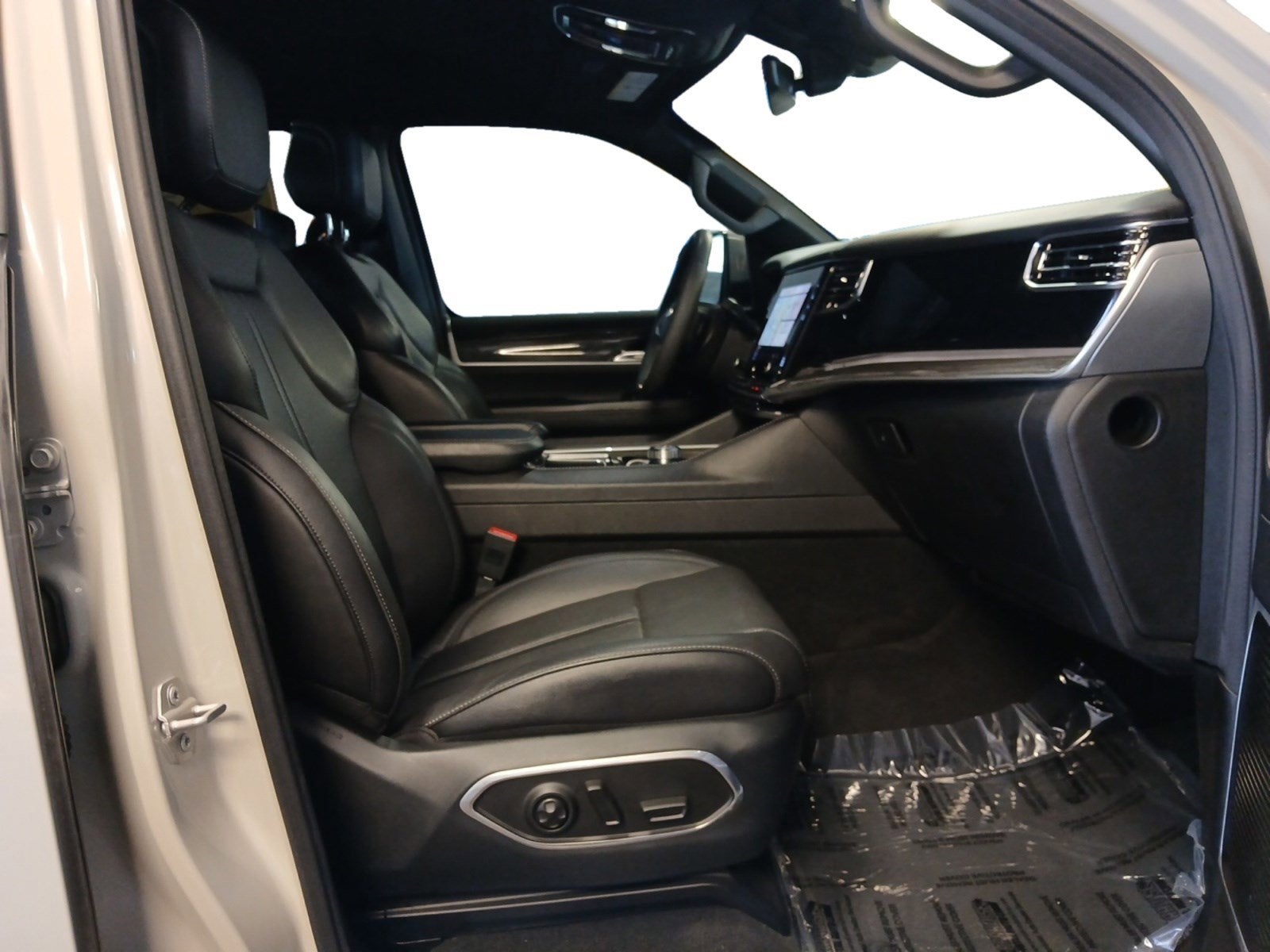 2022 Jeep Wagoneer Series III W/ HANDS-FREE POWER LIFTGATE