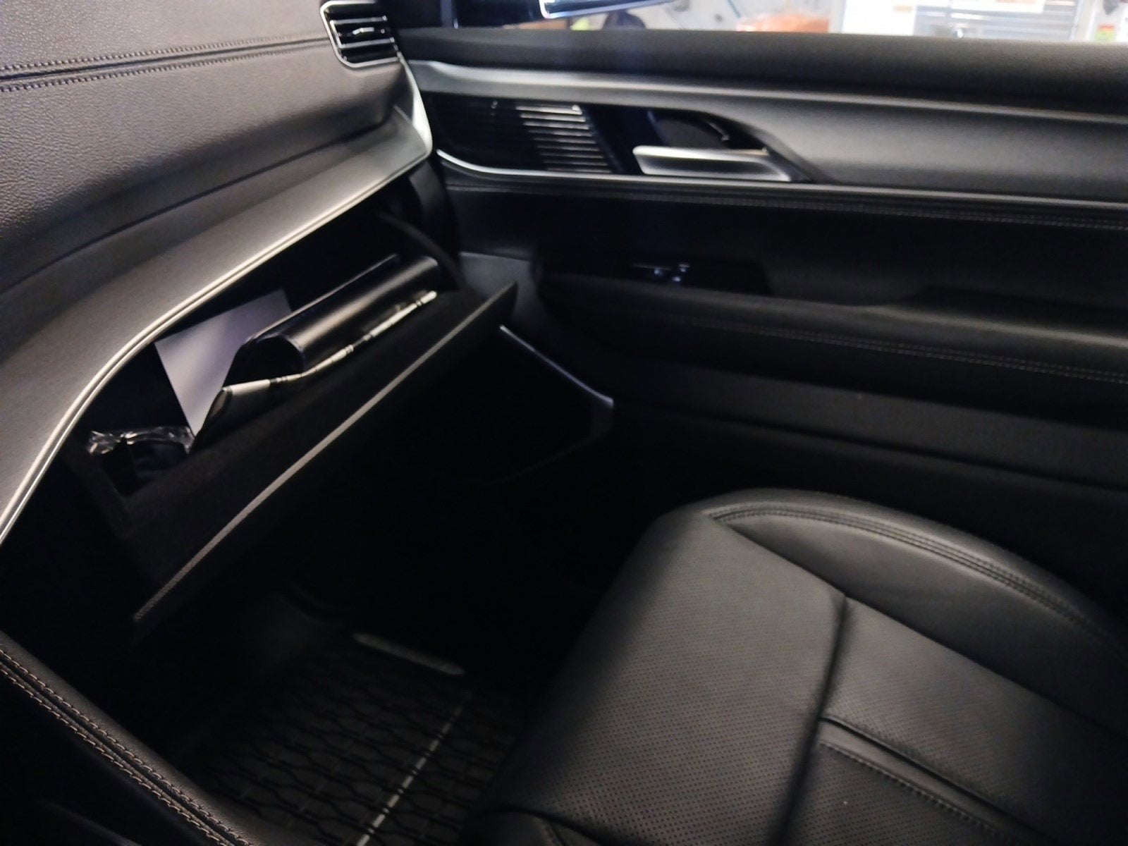 2025 Jeep Wagoneer Series II Overland