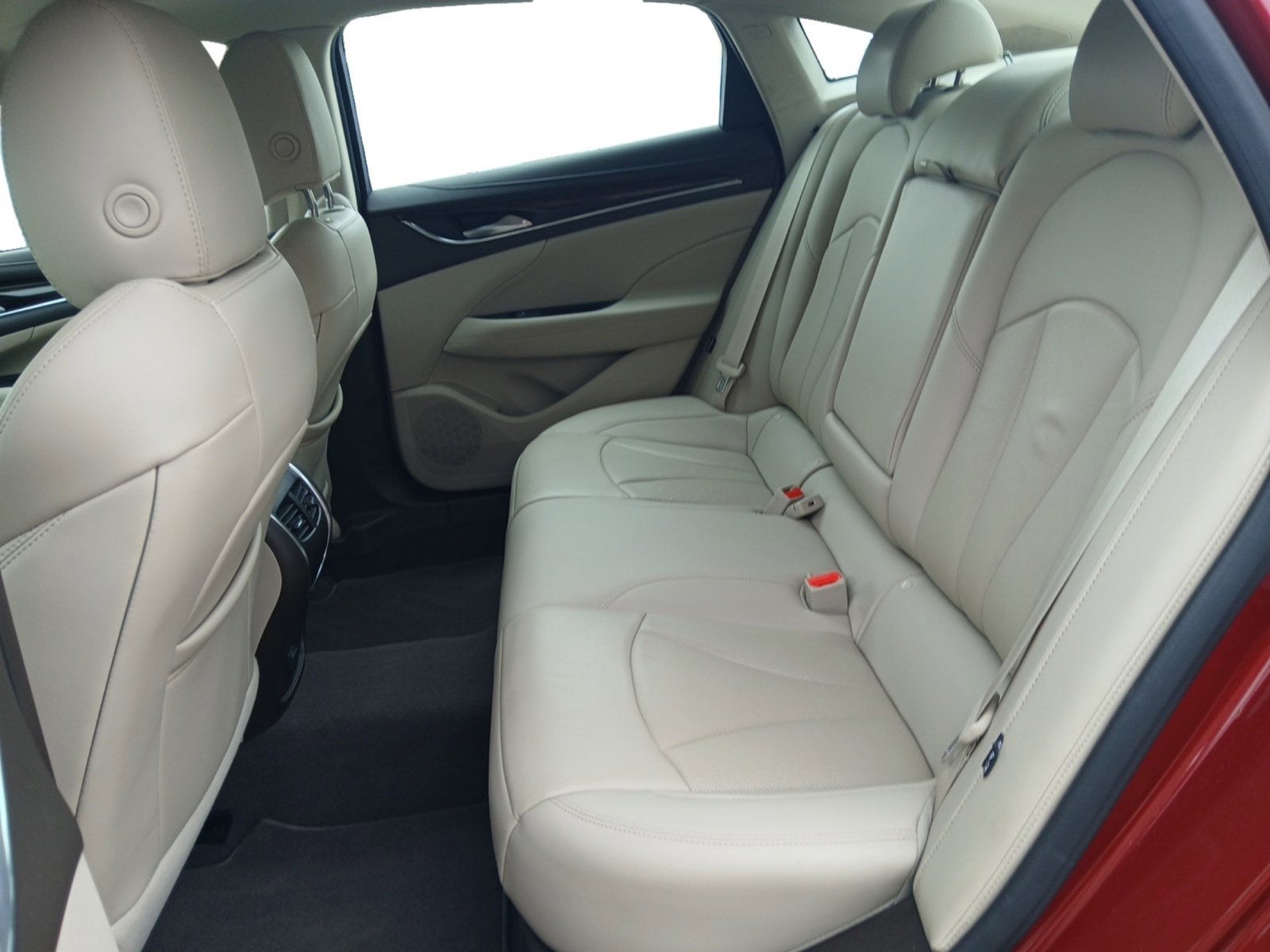 2019 Buick LaCrosse Essence W/ REAR VISION CAMERA