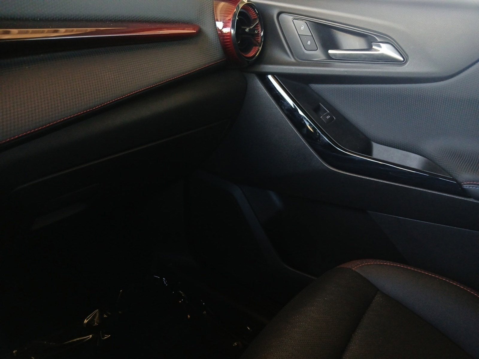 2025 Chevrolet Equinox RS W/ HD SURROUND VISION & POWER LIFTGATE