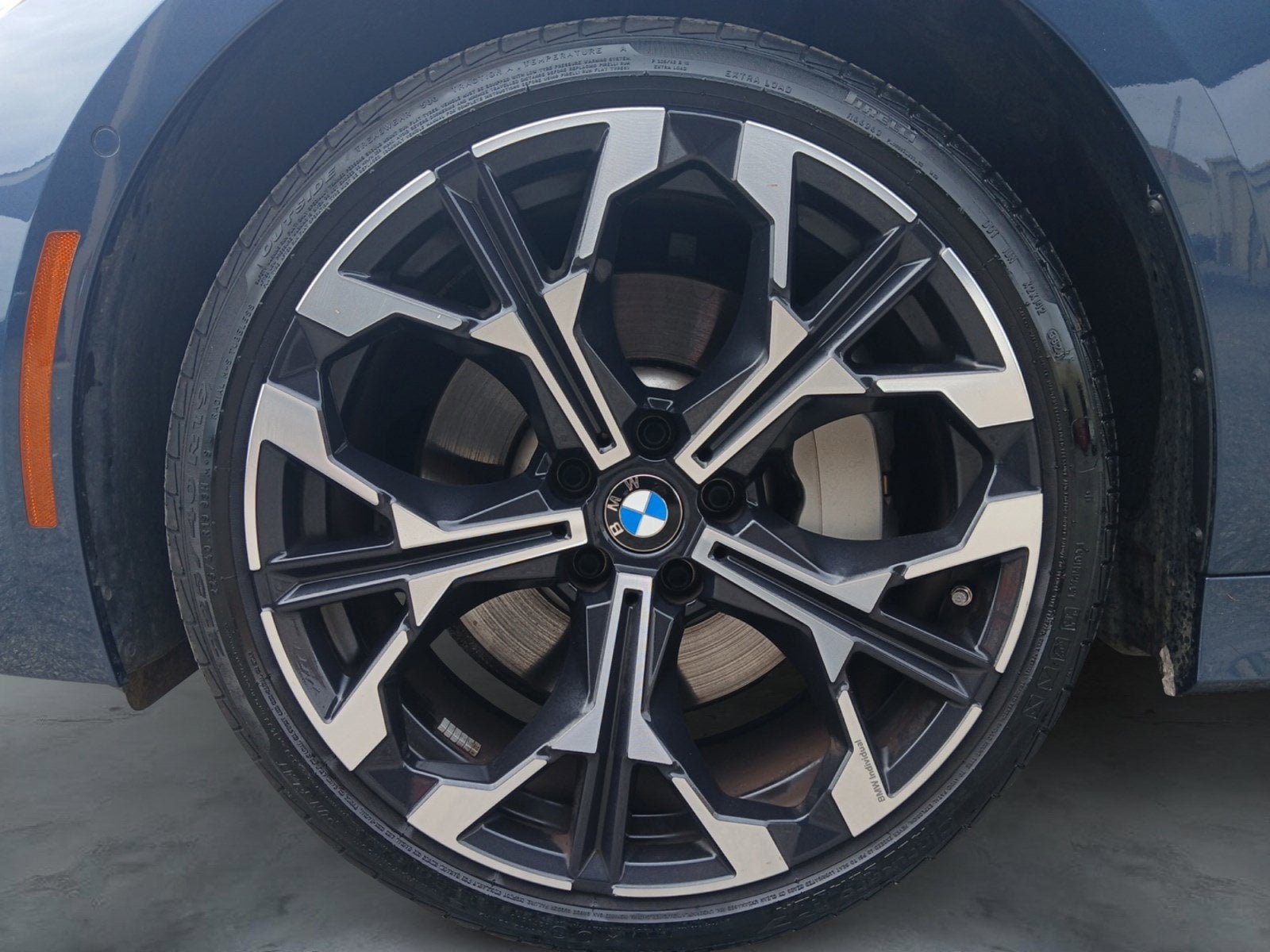 2025 BMW 3 Series 330i W/ MOONROOF & HEATED FRONT SEATS