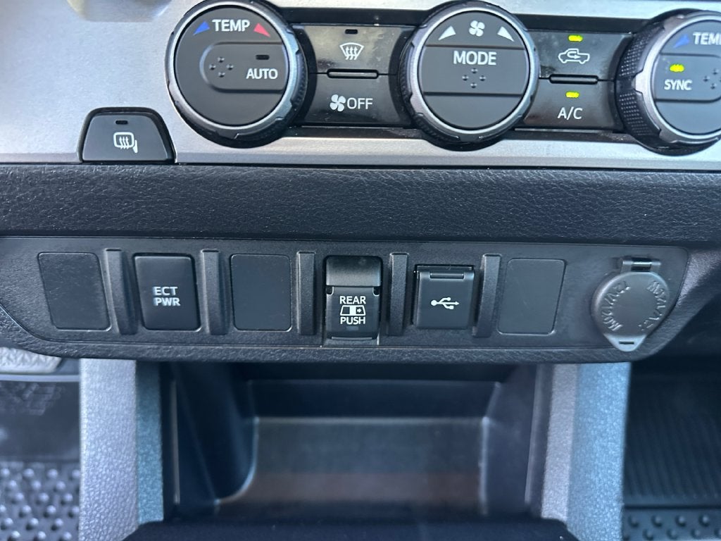 2022 Toyota Tacoma SR5 V6