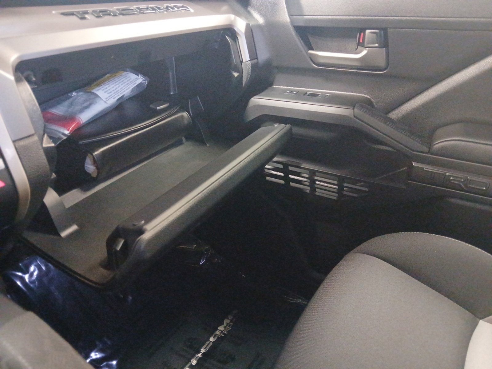 2025 Toyota Tacoma Hybrid TRD Sport W/ BLIND SPOT MONITOR & DASH-CAM