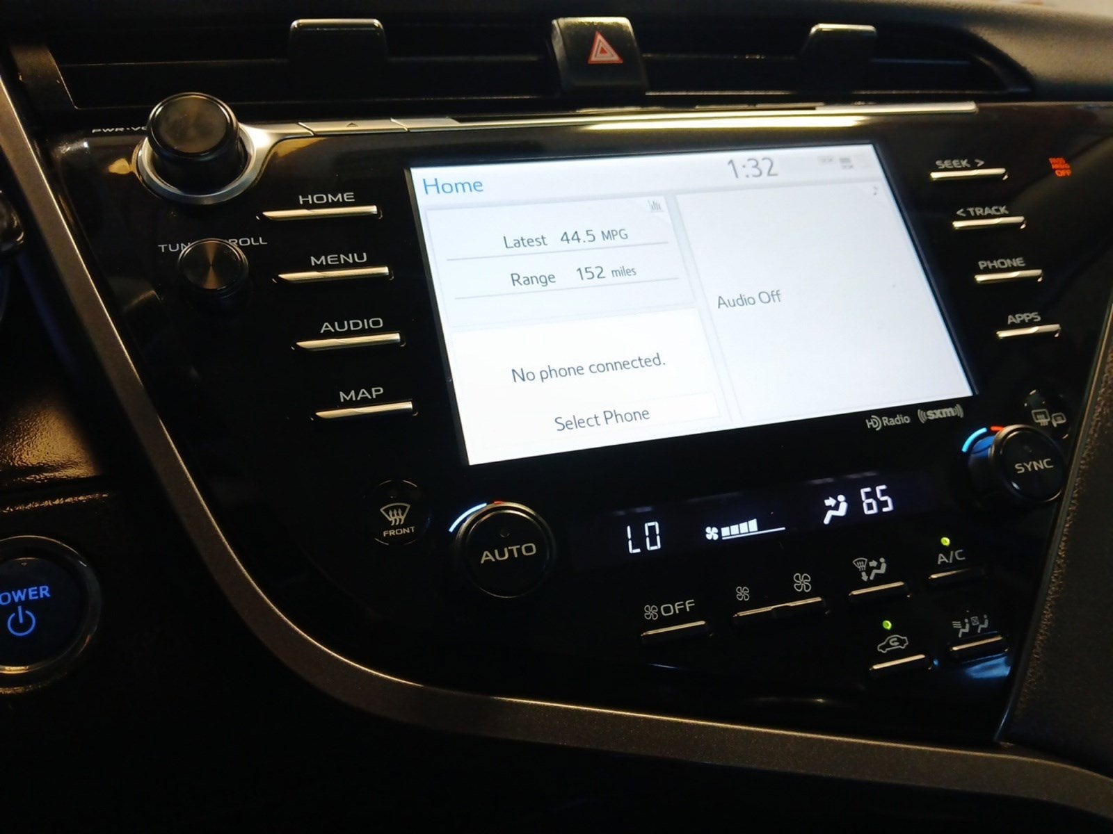 2020 Toyota Camry Hybrid XLE