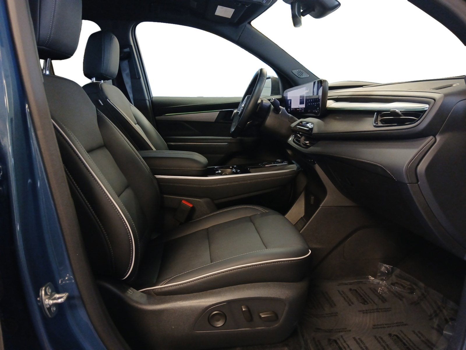 2025 Buick Enclave Preferred W/ HD SURROUND VISION & REMOTE START