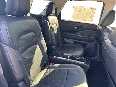 2022 Nissan Pathfinder Platinum
