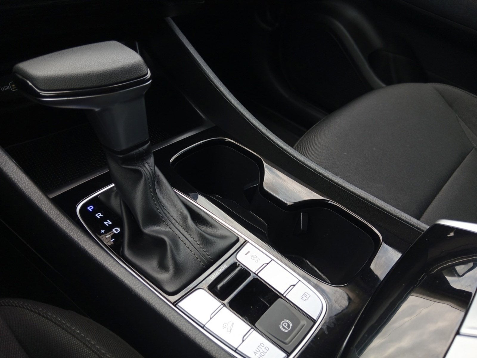 2024 Hyundai Tucson SE APPLE CARPLAY AND ANDROID AUTO