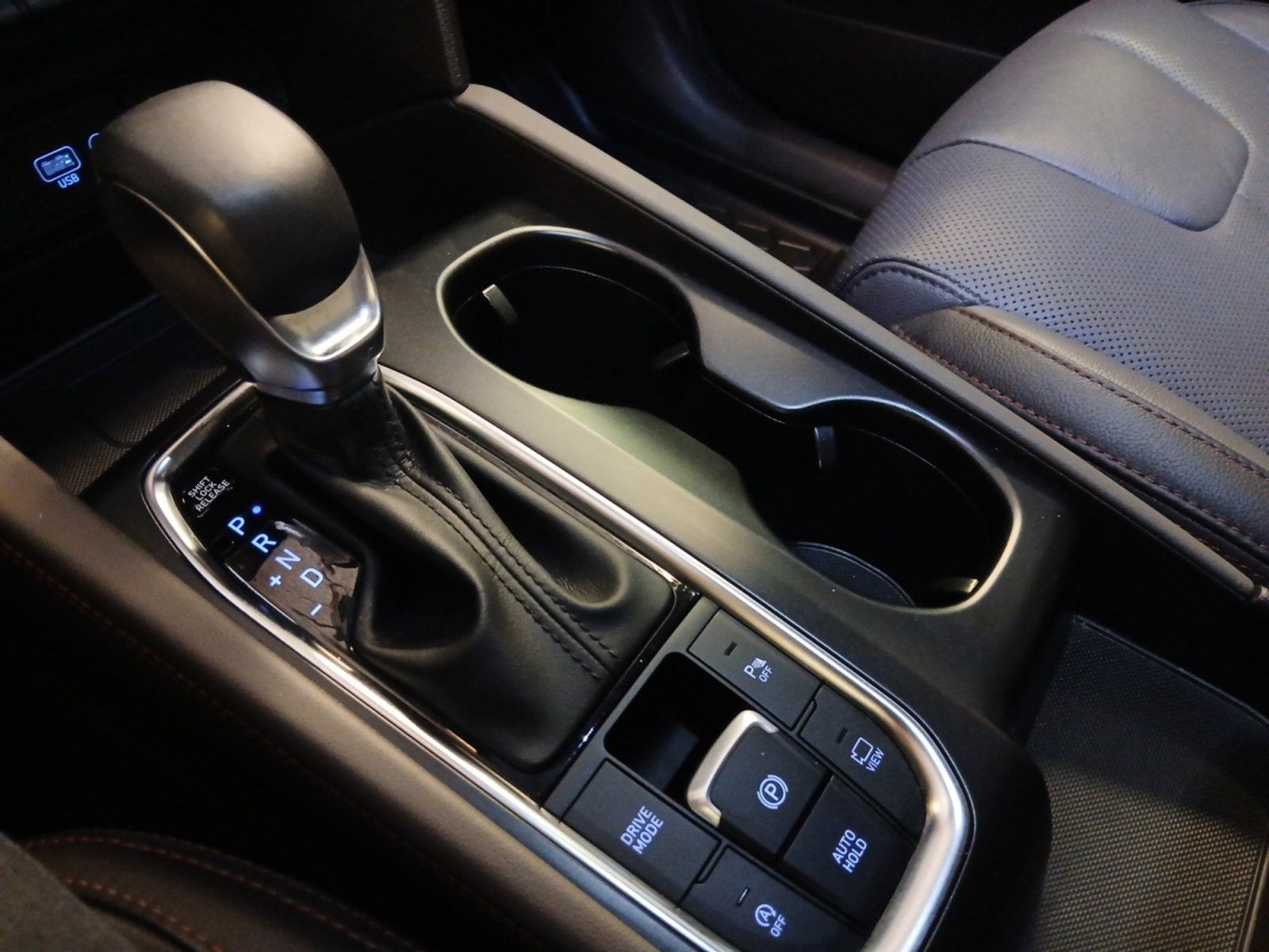 2020 Hyundai Santa Fe Limited W/ PANORAMIC SUNROOF & HEADS-UP DISPLAY