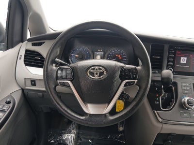 2018 Toyota Sienna LE